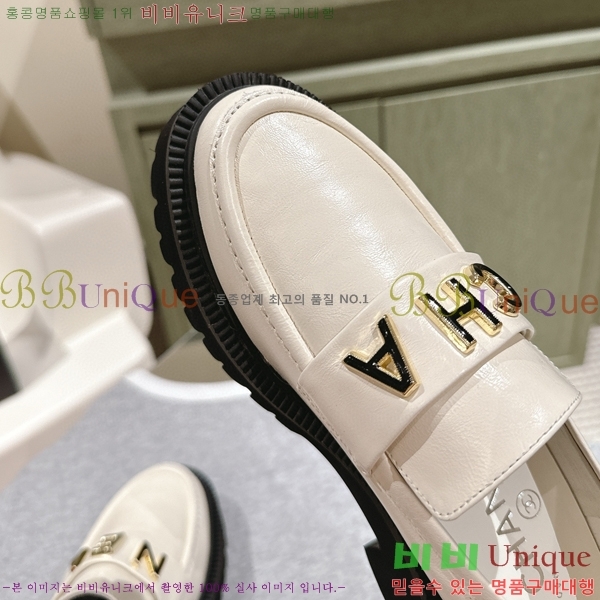 ���� ���� ���� CH704198-3