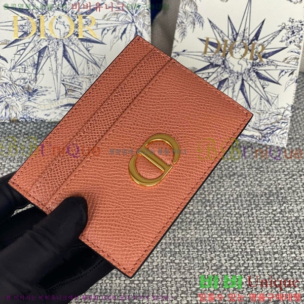 # 30  5  ī S2152-101