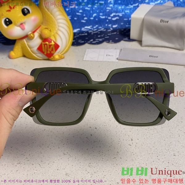  ۶ D948356-1