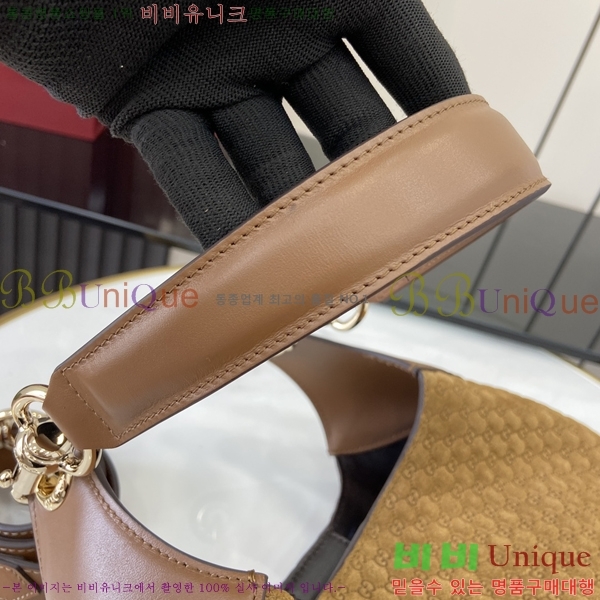 # B   834981-702