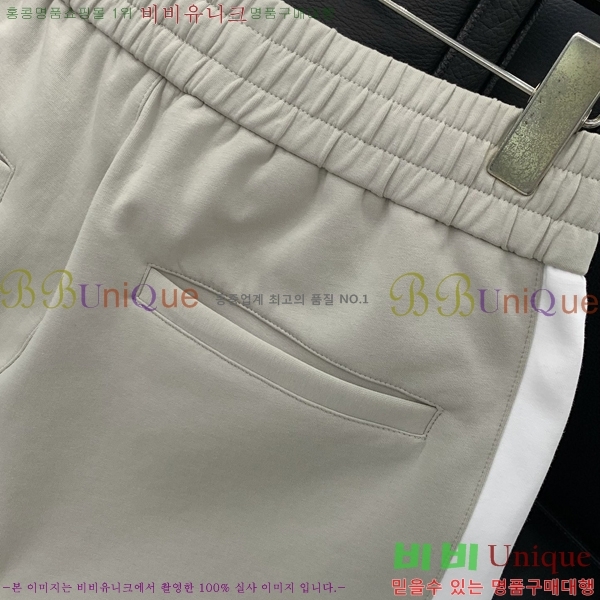   ݹ D64724-2