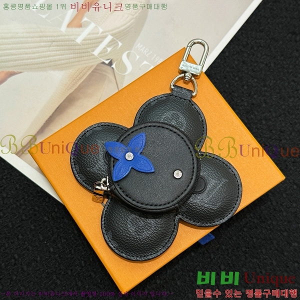 #̺     M82686-104