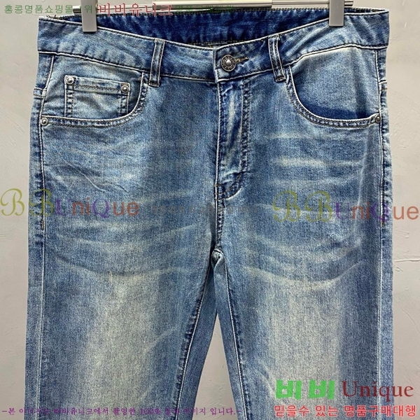   û G2533181