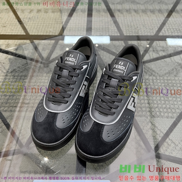   Ŀ F06902212-3