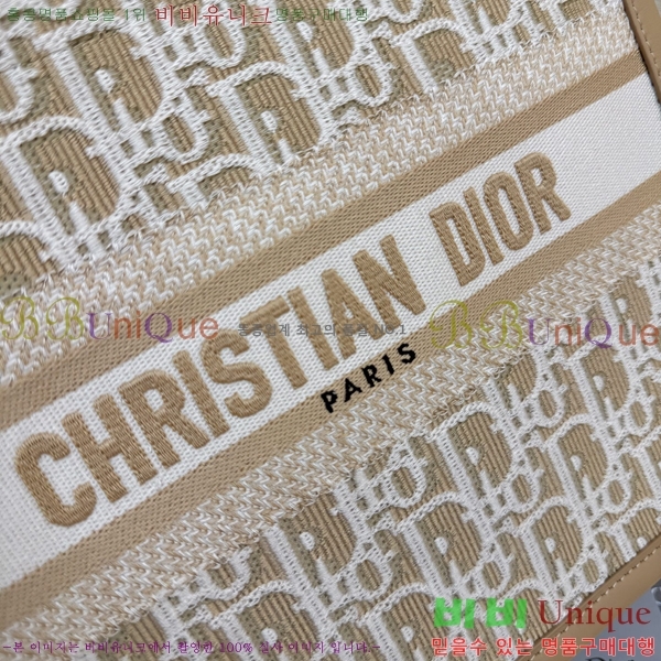 # Ʈ  Ʈ  M585581-105 - 470롽