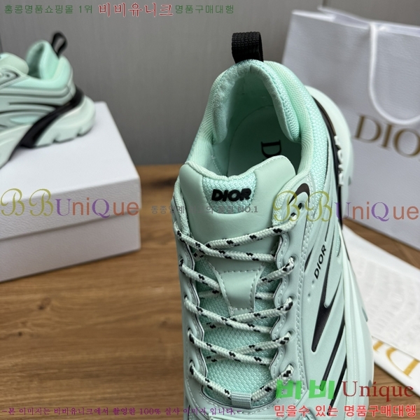   Ŀ DR974915-6