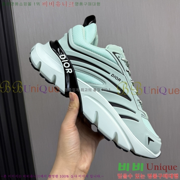   Ŀ DR974915-6