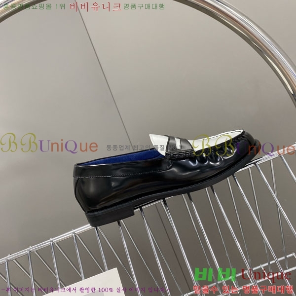    C9760005-4