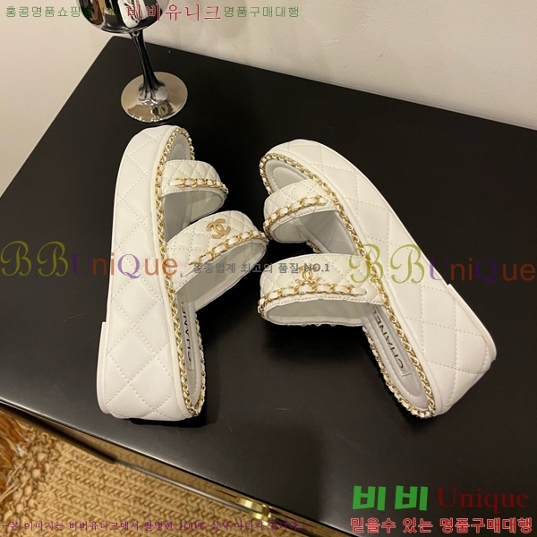 *   31CH825582-4