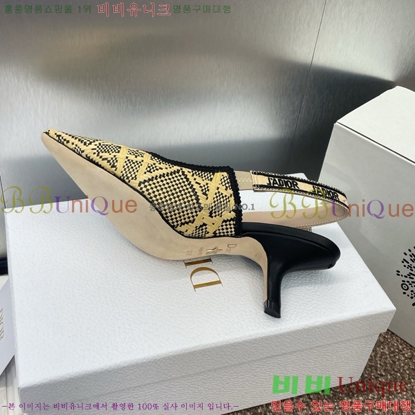  J'ADIOR   32D724795-1  6.5cm