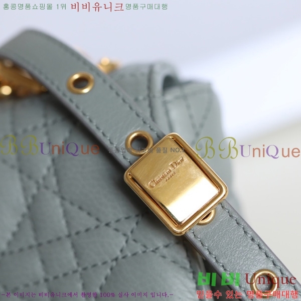 # ̴ īι M122500-4