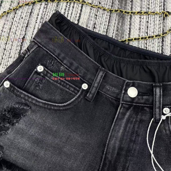  ˷  18AW256210-1