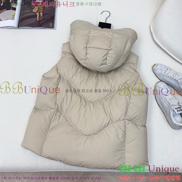  ** ٿ е  MAXM1233-10