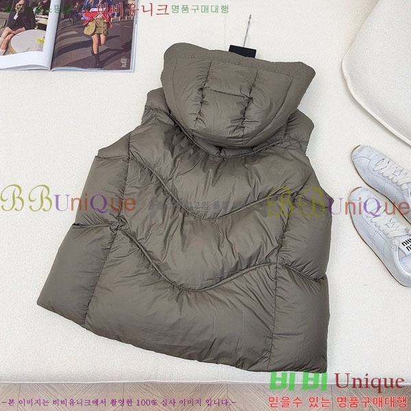  ** ٿ е  MAXM1233-11