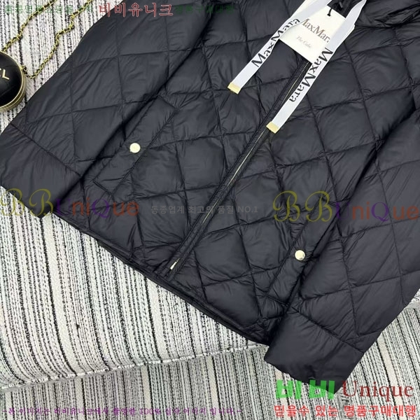  ** ٿ е MAXM1233-1