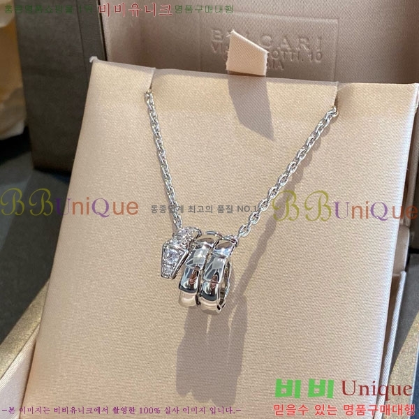 Ұ  BV897215-1