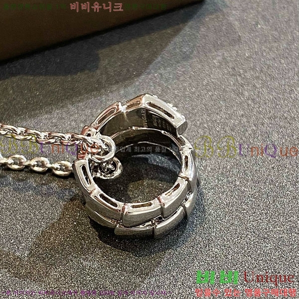 Ұ  BV897215-1