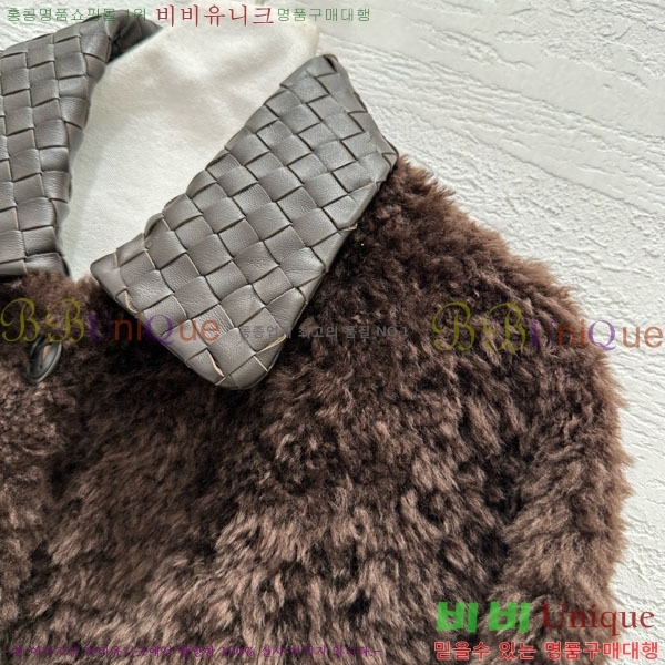  װŸ þ   BV1305372-6