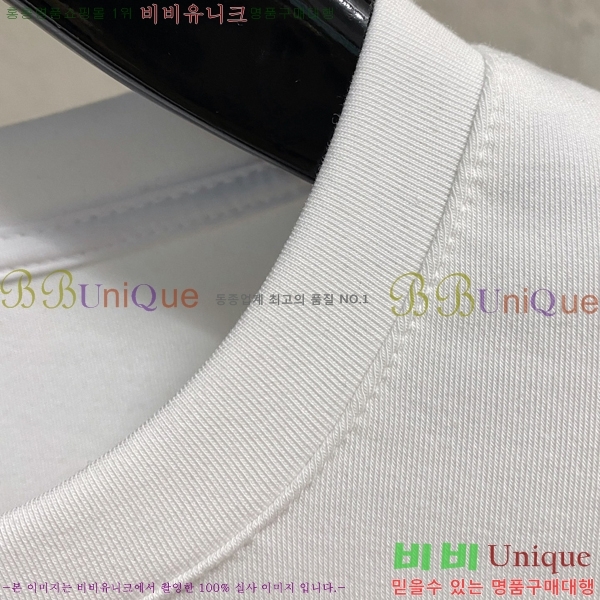 ���� ��**�� ���� Ƽ���� MO90242-5