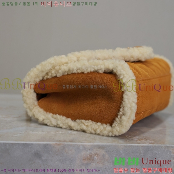 #ζ    envelope  526286-700