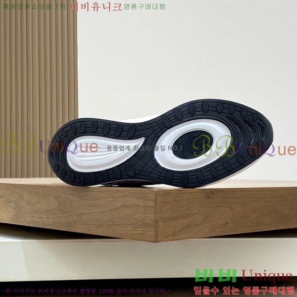 ���� ��**�� ����Ŀ�� MO592266-1