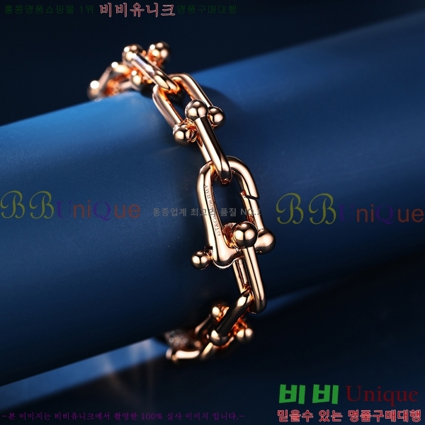 �������� Ƽ�Ĵ� ���� TIF047478-3