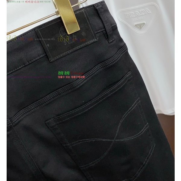 ���� ���ڷ� ��ġ�ڸ� û���� BC247563-1