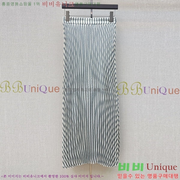 ���� ���ڷ� ��ġ�ڸ� ��ĿƮ BC33463-8
