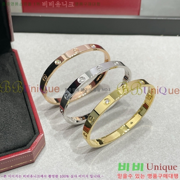 �������� ��쿡 LOVE �극�̽��� Ŭ���� ť�� CR3000045-2