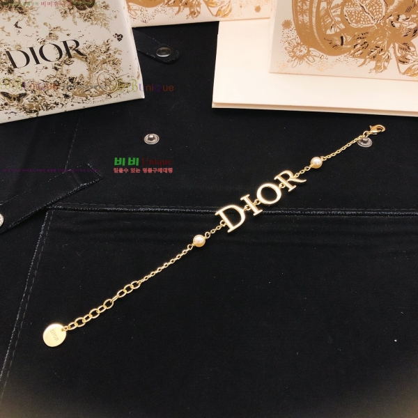 ��� ���� D6393630-3