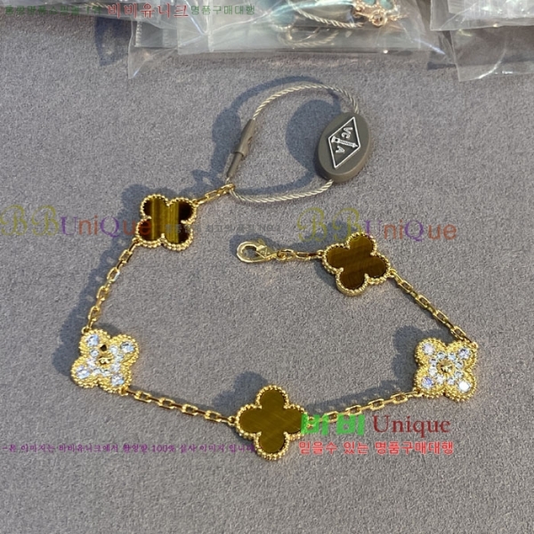 ��Ŭ�������� ���Ժ�� 5�� ��Ƽ�� ���� VA26626-3