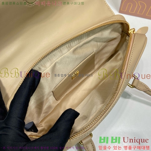 #�̿�̿� �Ƹ�ī�� ���׹� 5BD282-102