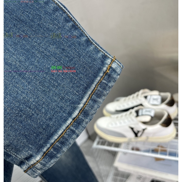 ���� ũ������ û���� CH583677