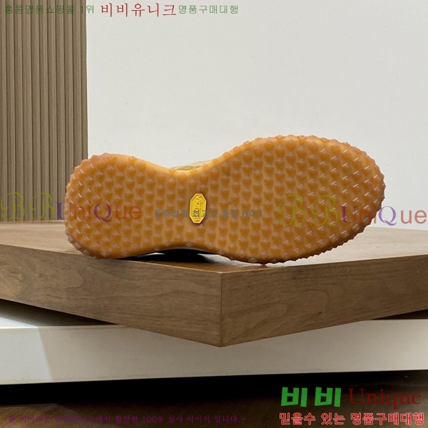 ���� ��**�� ����Ŀ�� M1022490-7