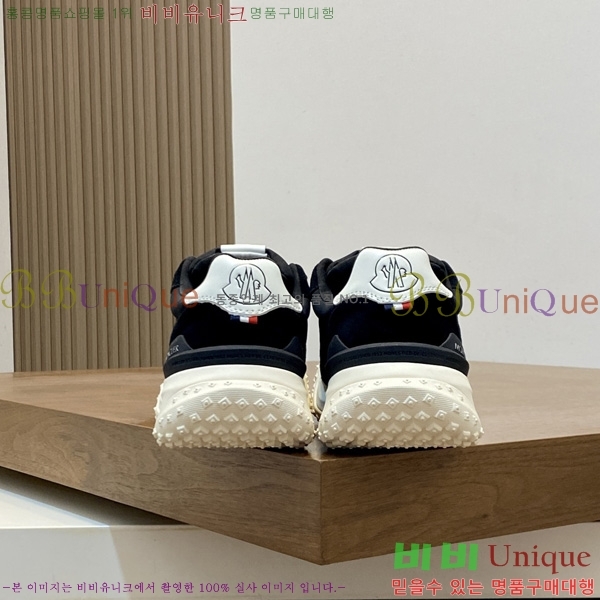 ���� ��**�� ����Ŀ�� M1022490-6